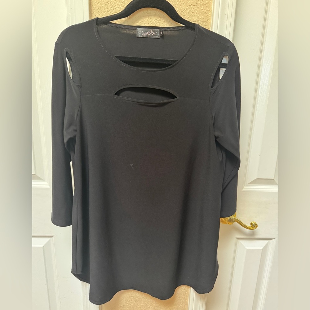 Sympli 3/4 sleeve black top